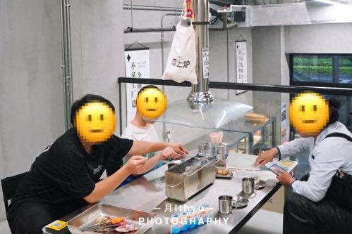 小炉子淄博烧烤吃瓜