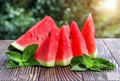 午休时间吃瓜,轻松一“瓜”